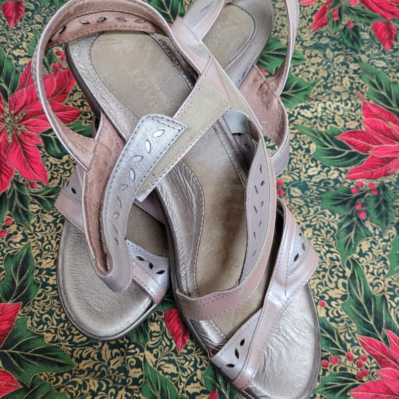 Ladies NAOT velcro strap, open toe heel, size 40 (US 9.5) - Picture 2 of 4